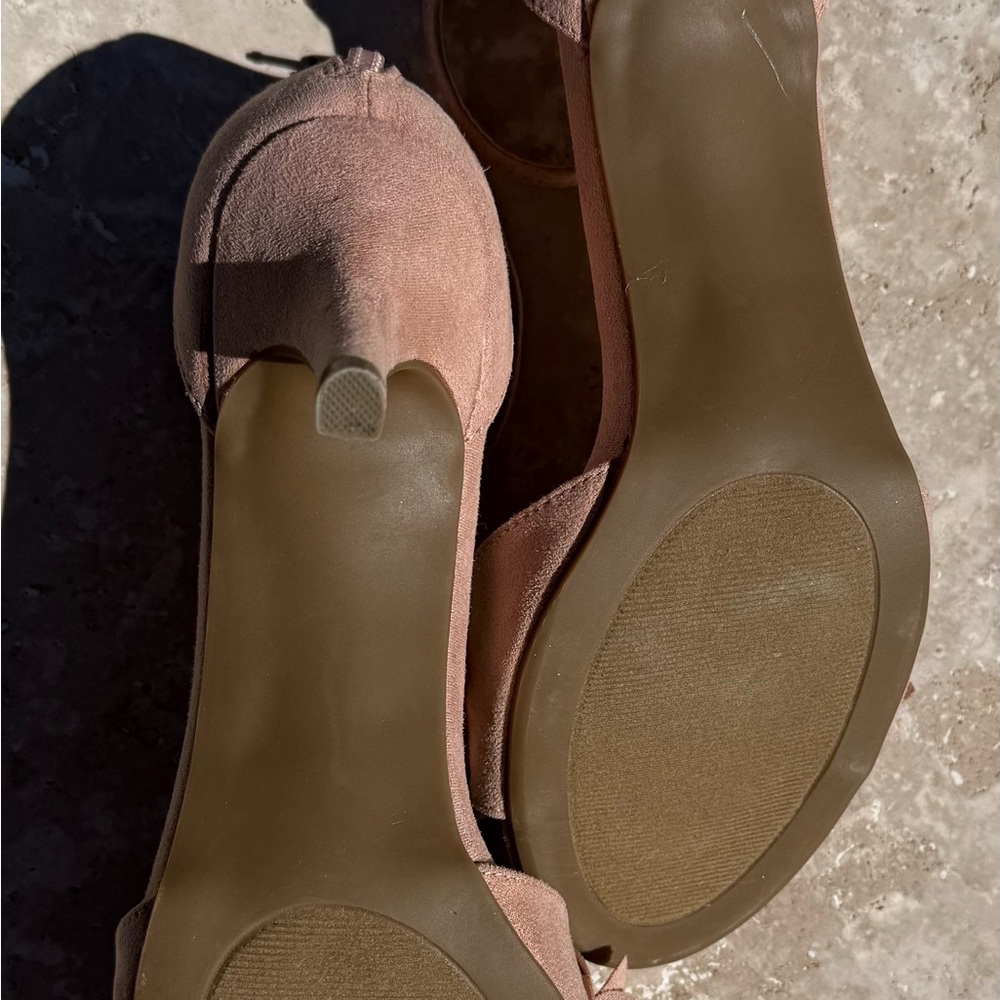 Elegant Floral Women's Sandals in Pink - Picture 13 of 16